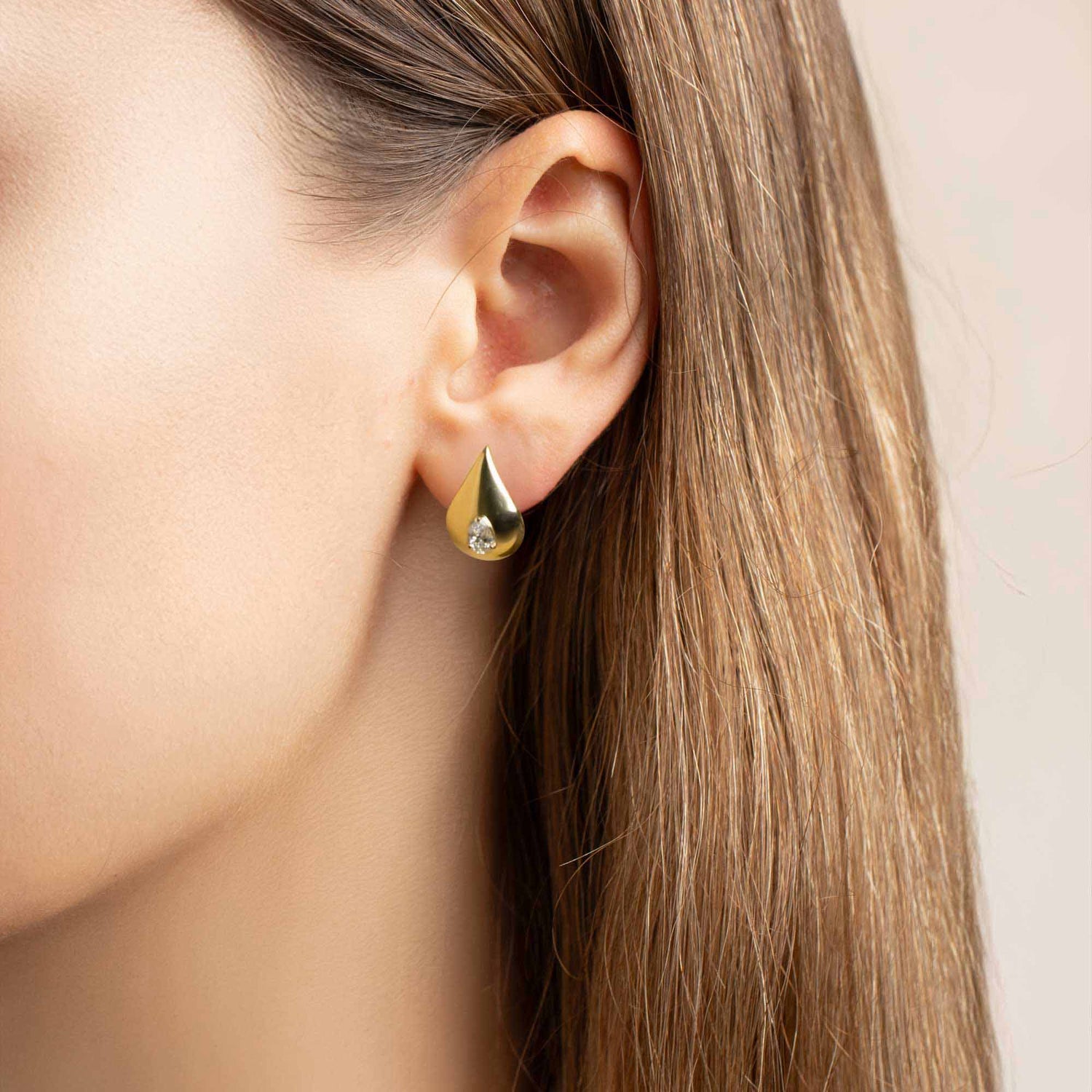Roma Pear Yellow Gold Pear Diamond High Gloss Earrings