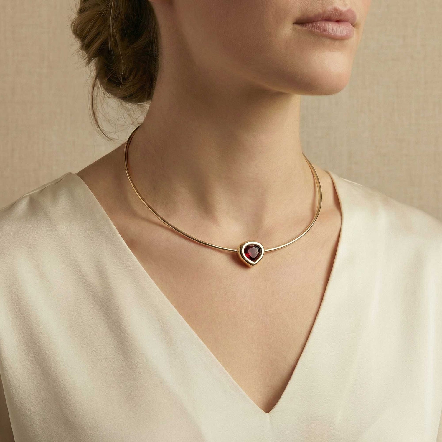 Satine Red Yellow Gold Pear Brushed Necklace