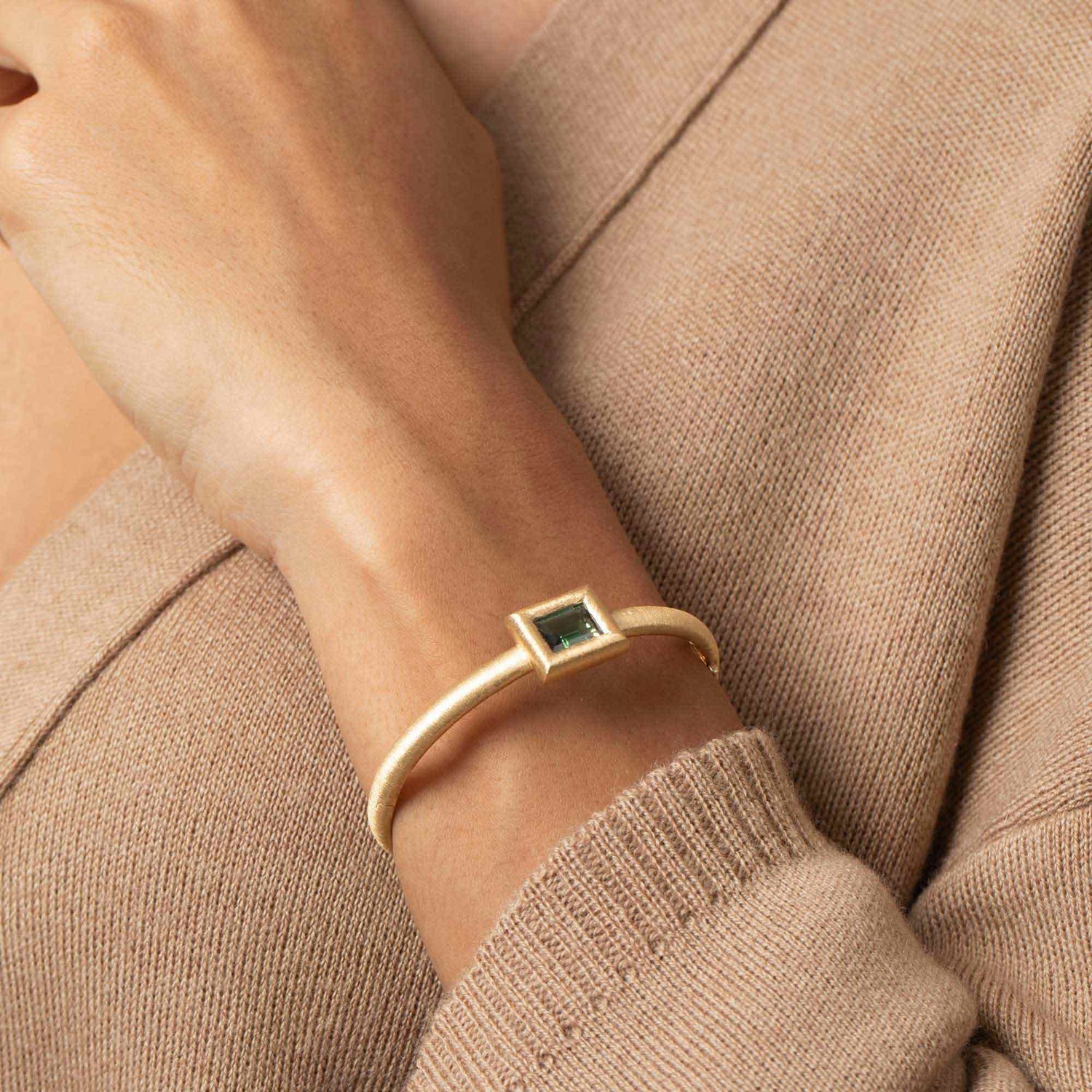 Satine Tourmaline Yellow Gold Classic Rectangular Bangle